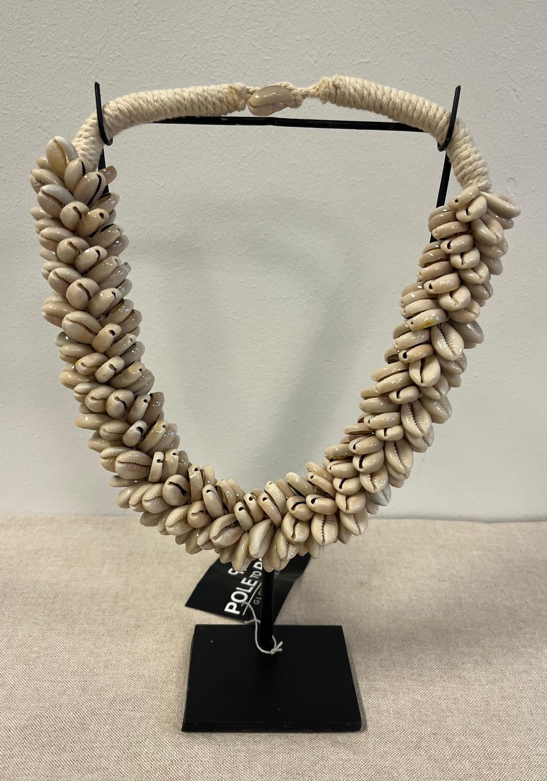 Ornament Schelpenketting op standaard