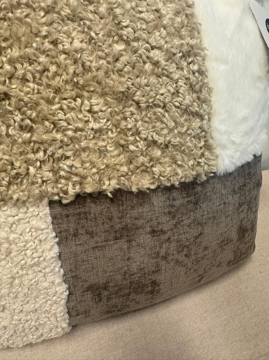 Sierkussen Kiki