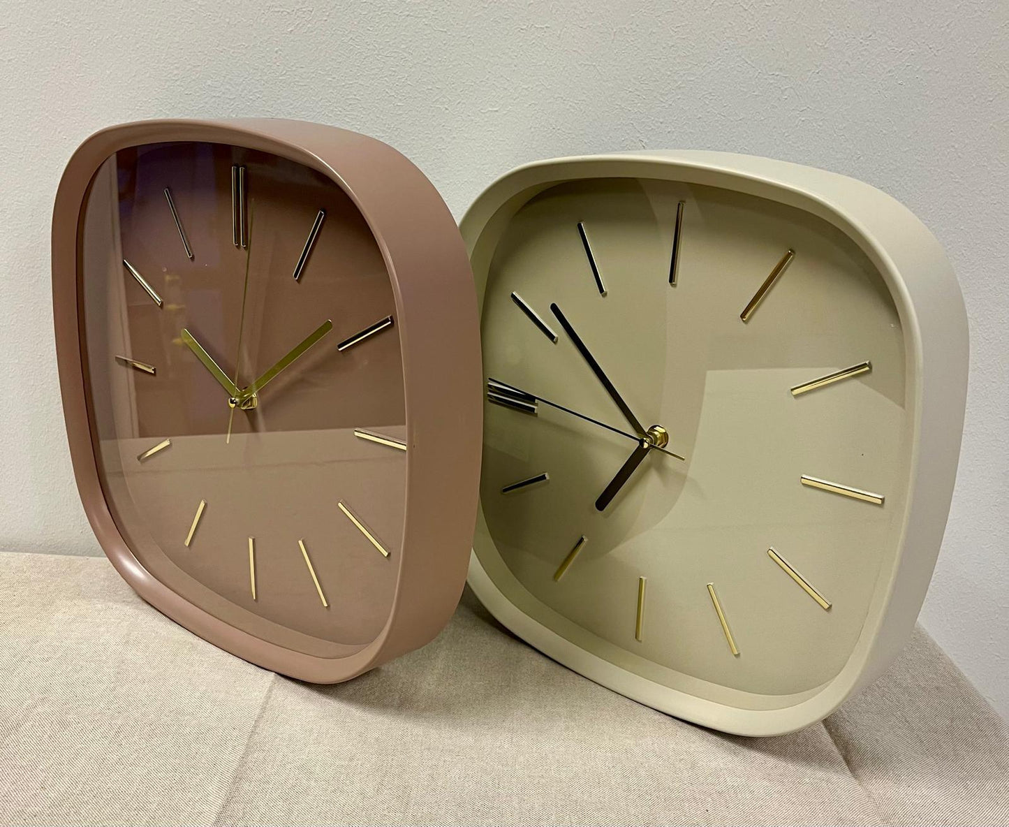 Wandklok Luno klei