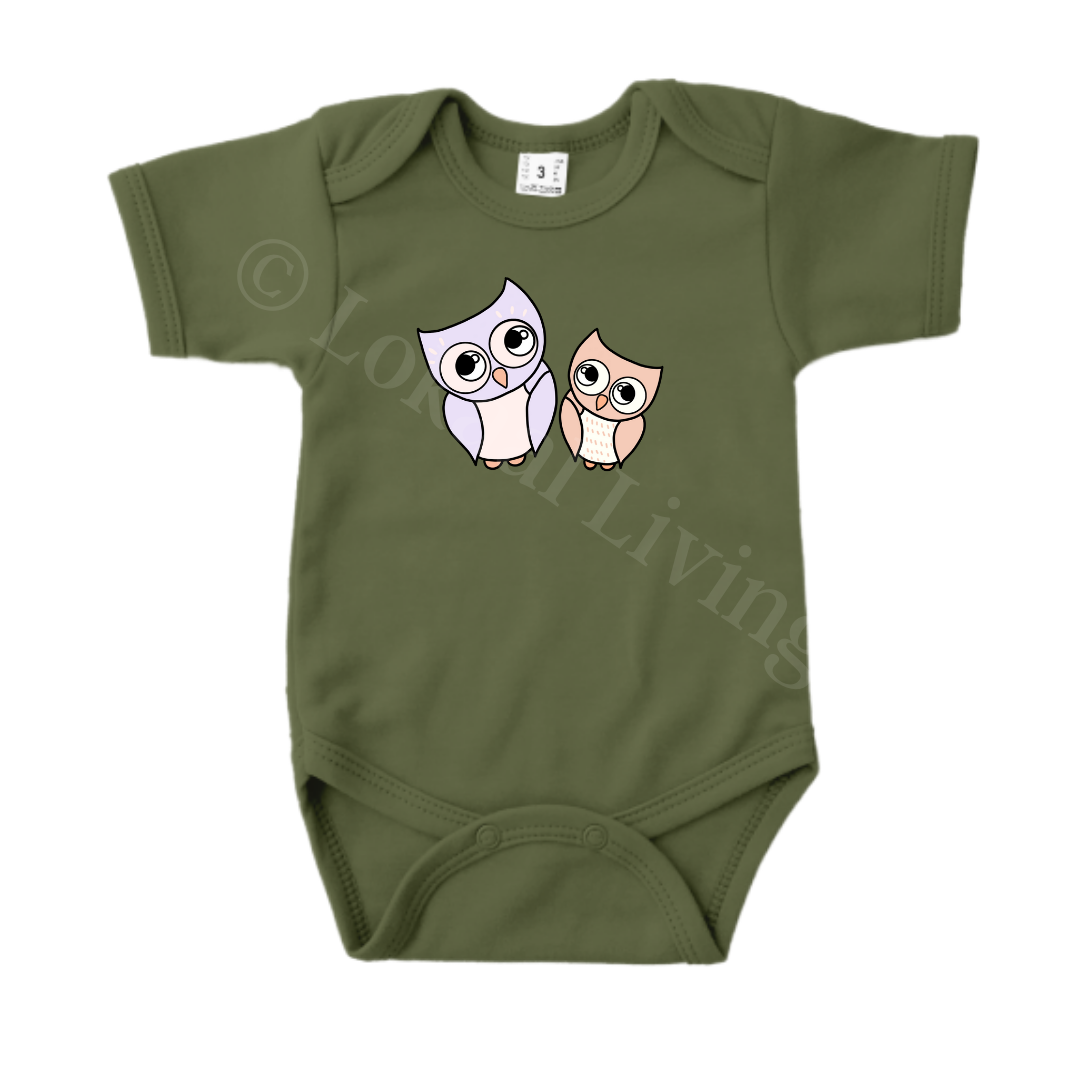 Romper - maat 56-92 - Army groen - korte mouw - (ontwerp naar keuze)