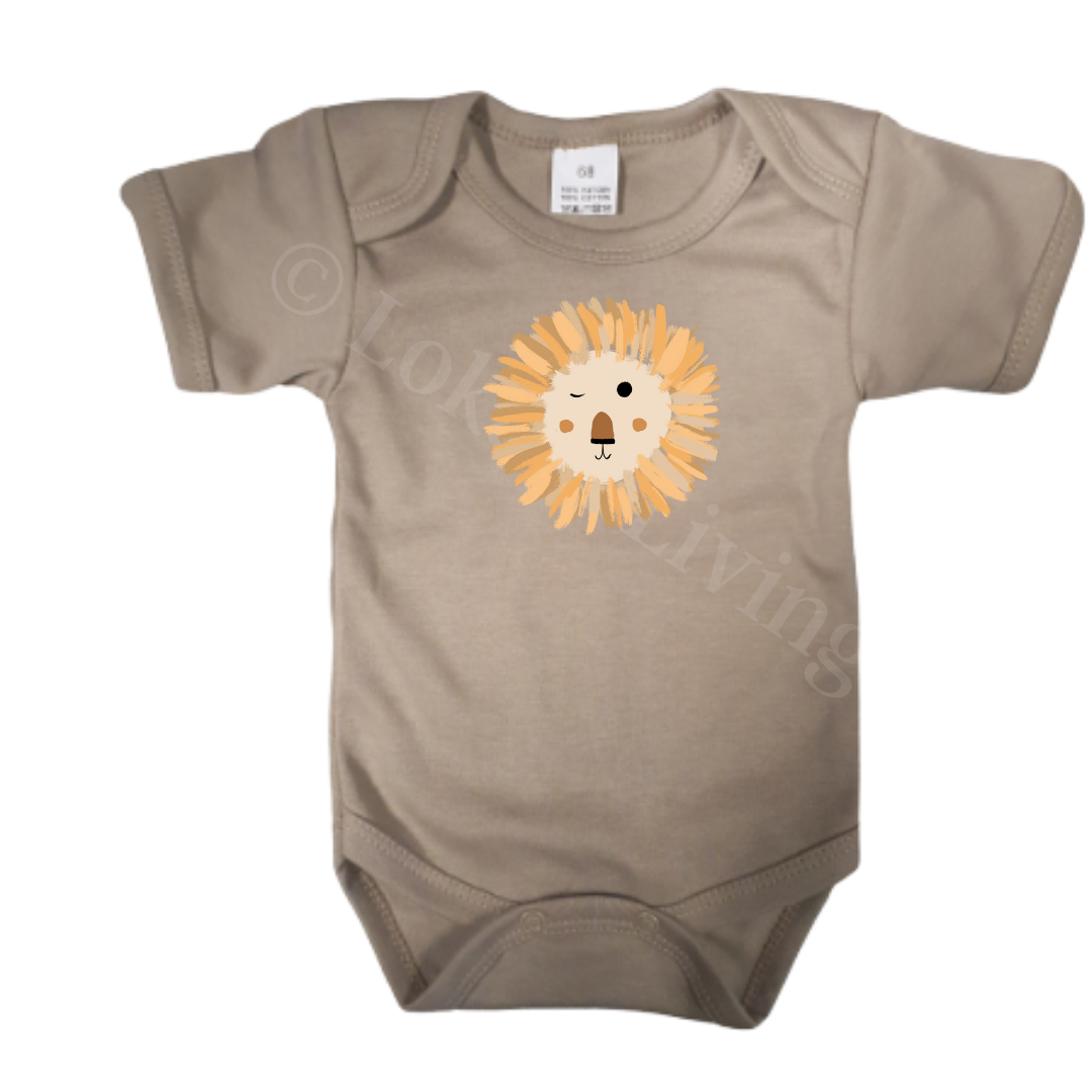 Romper - maat 56-92 - Zand - korte mouw - (ontwerp naar keuze)